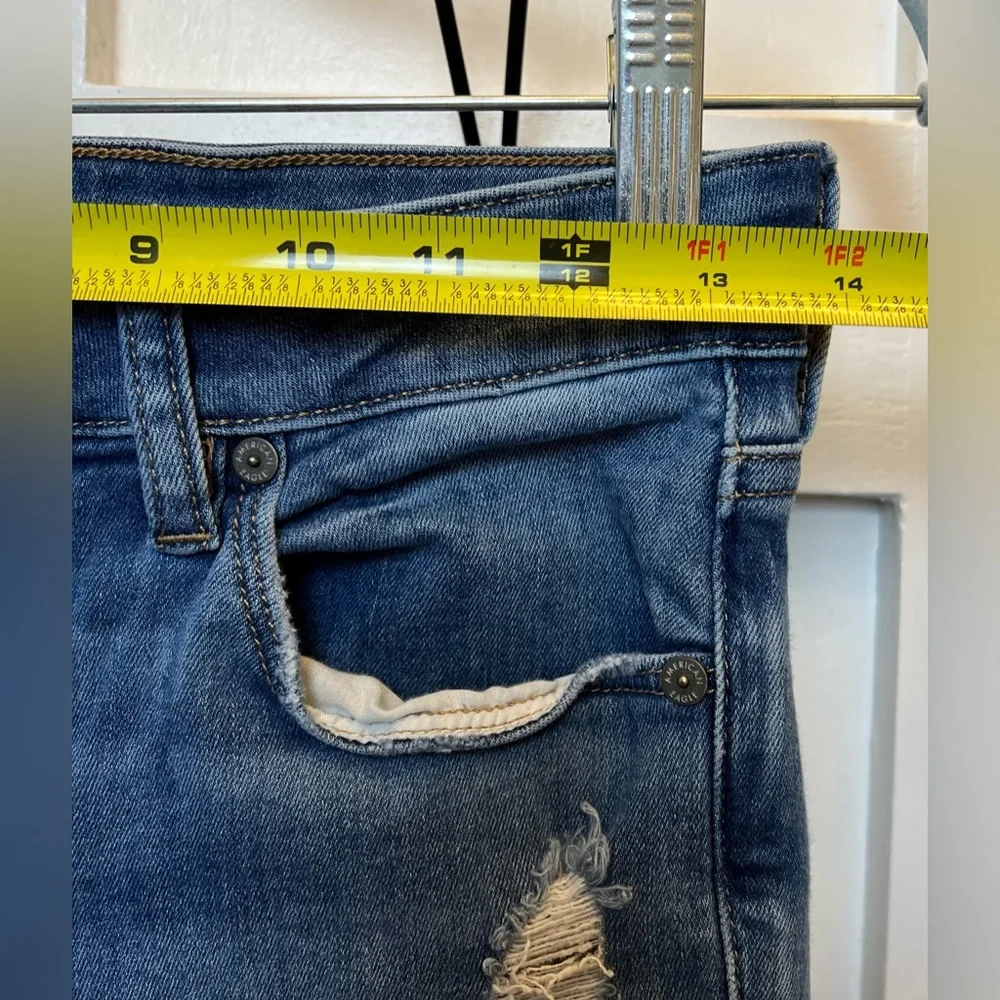 American Eagle Next Level Stretch High Rise Skinny Kicks Size 2 Reg Distressed